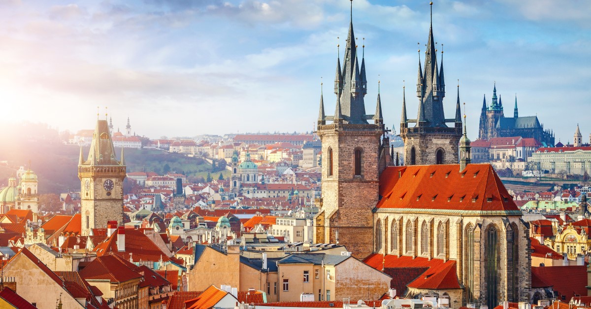 Genießen Sie das Reisen durch die Tschechische Republik zu den